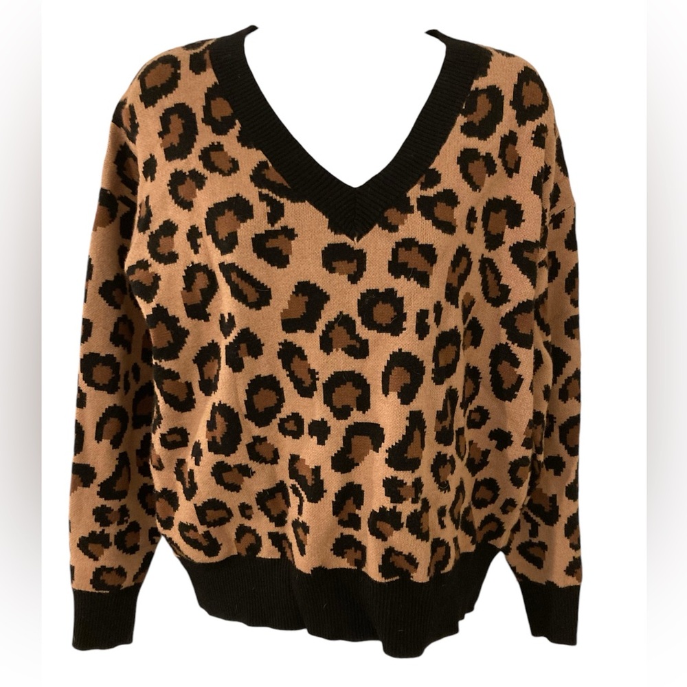 Tahari Leopard Sweater Medium